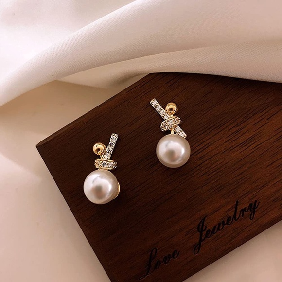 Special deal  Pearl Gold Stud Earring - Picture 4 of 7